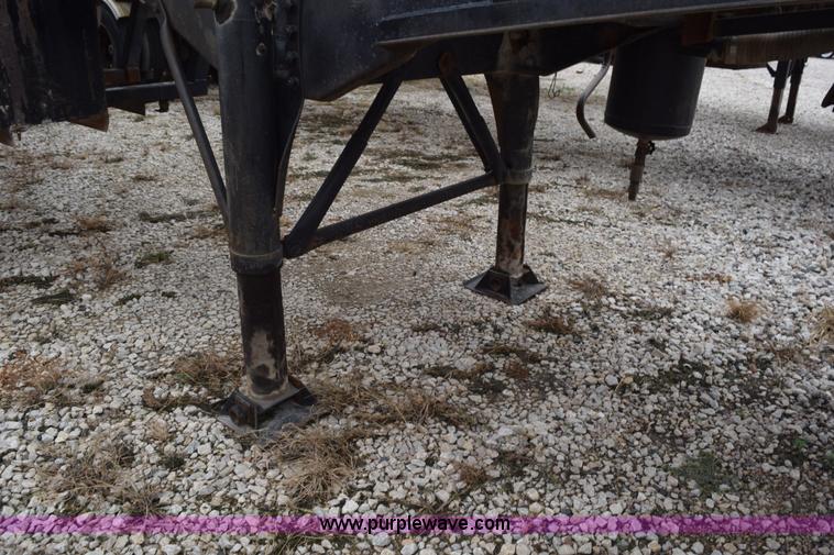 image for item J8475 1973 Fruehauf tank trailer