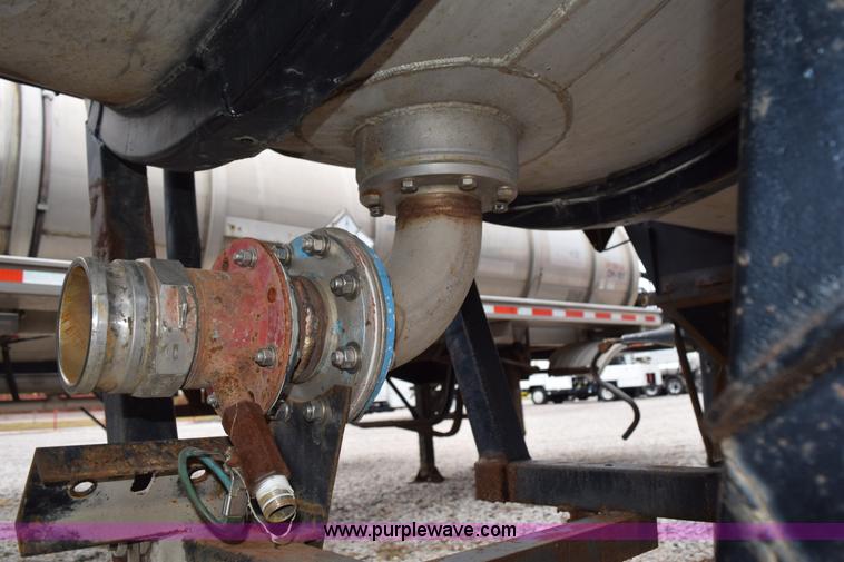 image for item J8475 1973 Fruehauf tank trailer