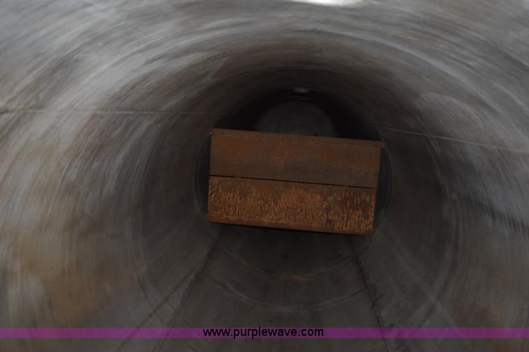 image for item J8475 1973 Fruehauf tank trailer