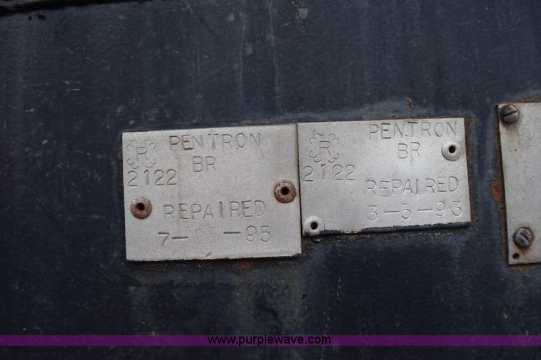 image for item J8475 1973 Fruehauf tank trailer