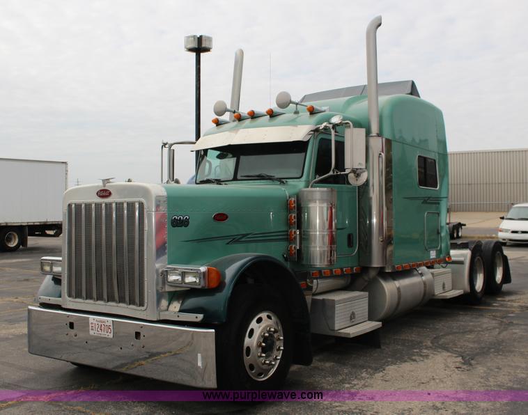 image for item K1186 2006 Peterbilt 379 semi truck