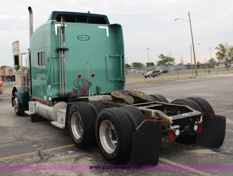 image for item K1186 2006 Peterbilt 379 semi truck