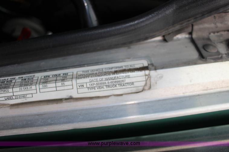 image for item K1186 2006 Peterbilt 379 semi truck