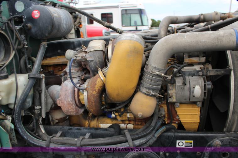 image for item K1186 2006 Peterbilt 379 semi truck