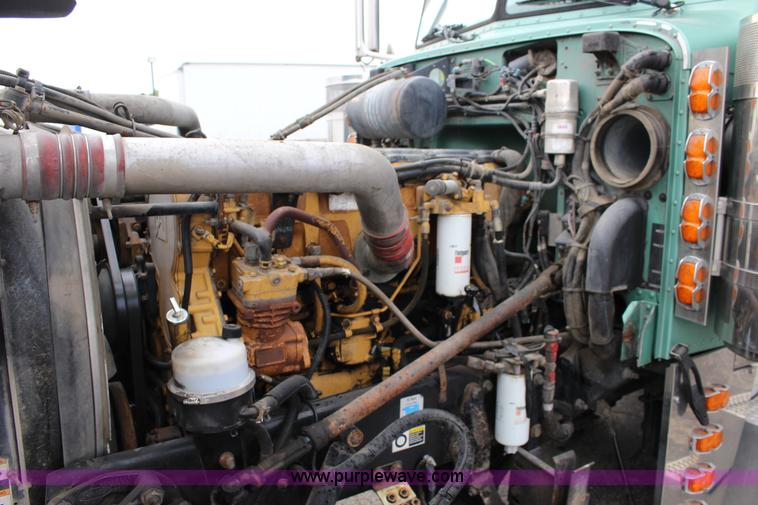 image for item K1186 2006 Peterbilt 379 semi truck