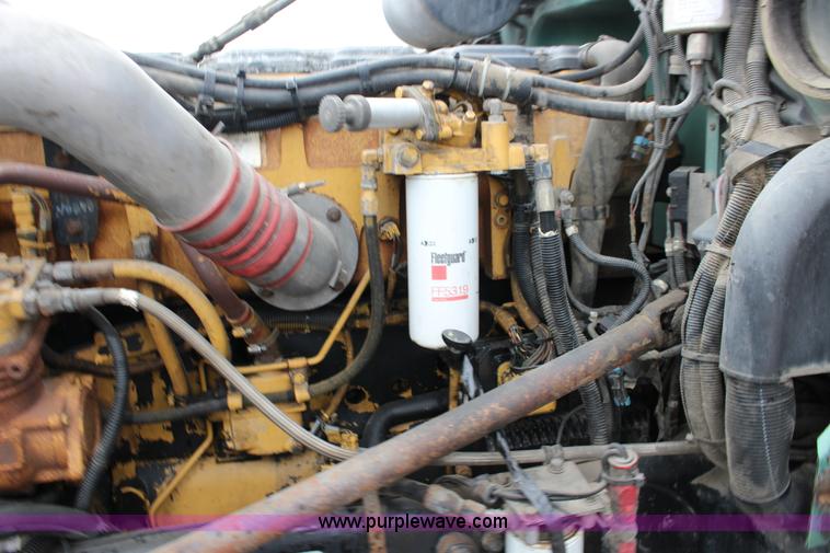 image for item K1186 2006 Peterbilt 379 semi truck