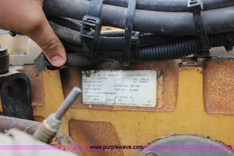 image for item K1186 2006 Peterbilt 379 semi truck