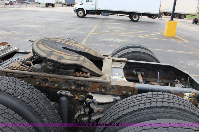 image for item K1186 2006 Peterbilt 379 semi truck