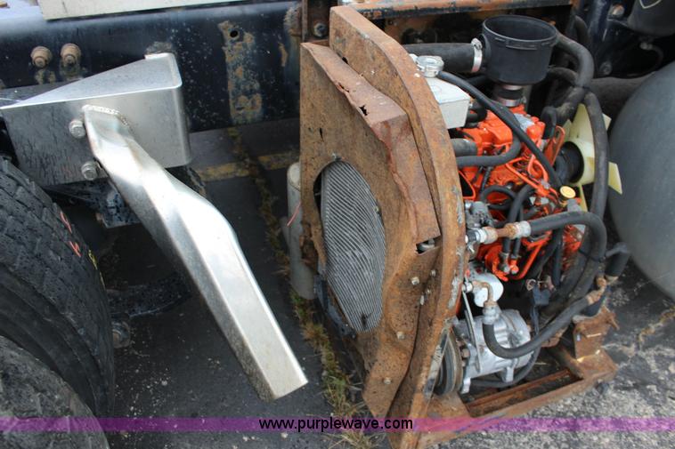 image for item K1186 2006 Peterbilt 379 semi truck