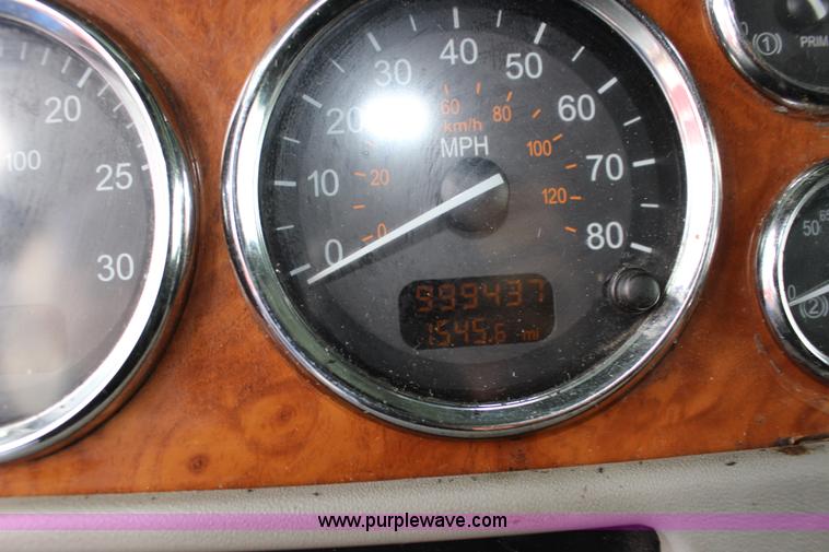 image for item K1186 2006 Peterbilt 379 semi truck