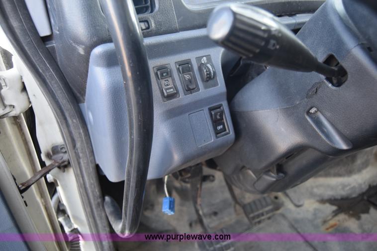 image for item K1188 2006 Hino 268 box truck