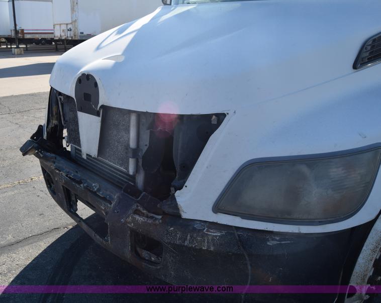 image for item K1188 2006 Hino 268 box truck