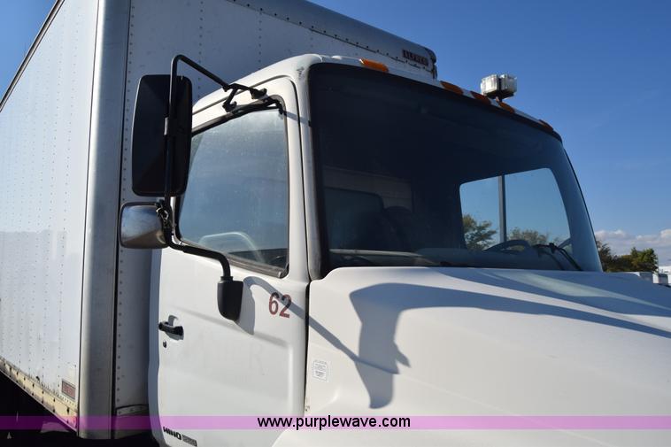 image for item K1188 2006 Hino 268 box truck