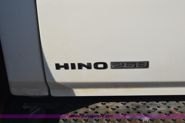 image for item K1188 2006 Hino 268 box truck