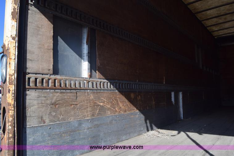 image for item K1188 2006 Hino 268 box truck