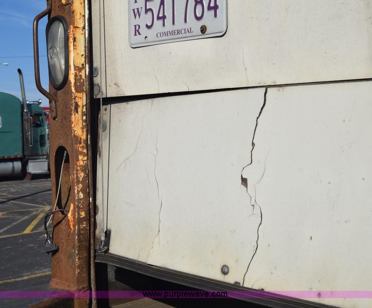 image for item K1188 2006 Hino 268 box truck