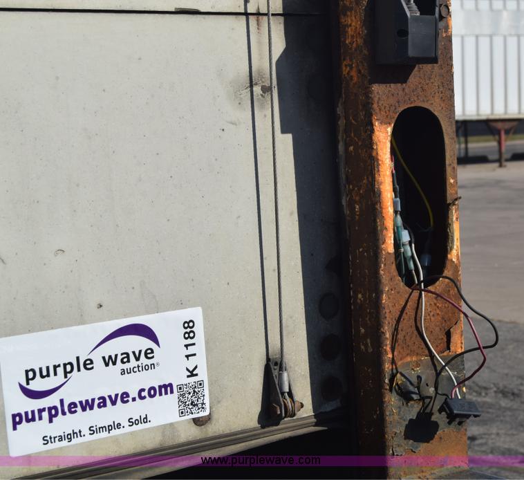 image for item K1188 2006 Hino 268 box truck