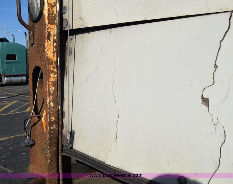 image for item K1188 2006 Hino 268 box truck