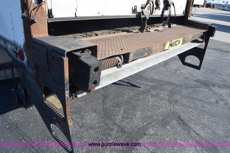 image for item K1188 2006 Hino 268 box truck