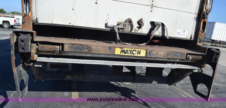 image for item K1188 2006 Hino 268 box truck