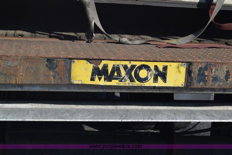 image for item K1188 2006 Hino 268 box truck