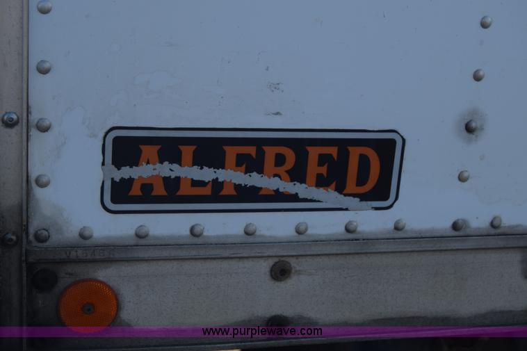 image for item K1188 2006 Hino 268 box truck