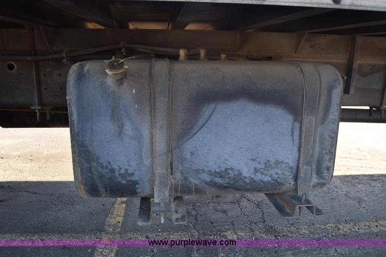 image for item K1188 2006 Hino 268 box truck