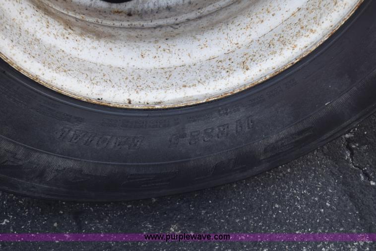 image for item K1188 2006 Hino 268 box truck