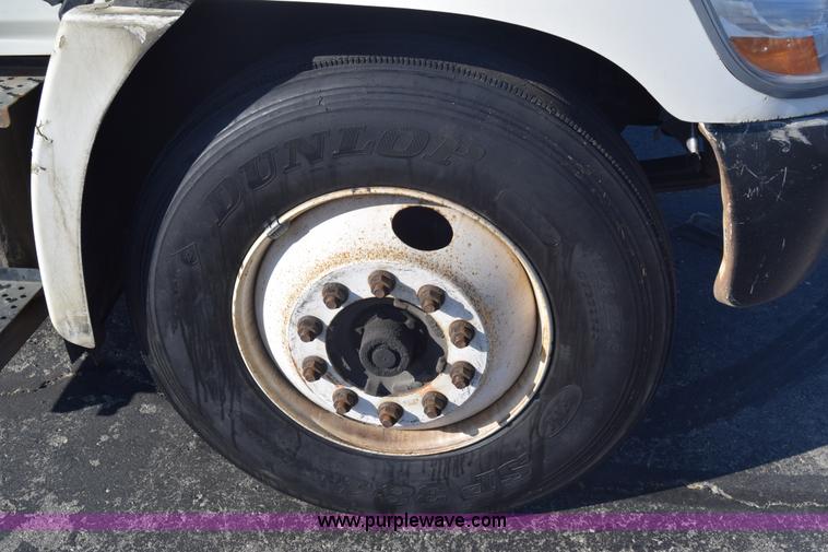 image for item K1188 2006 Hino 268 box truck