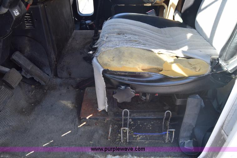 image for item K1189 2002 Freightliner FLD120 semi truck