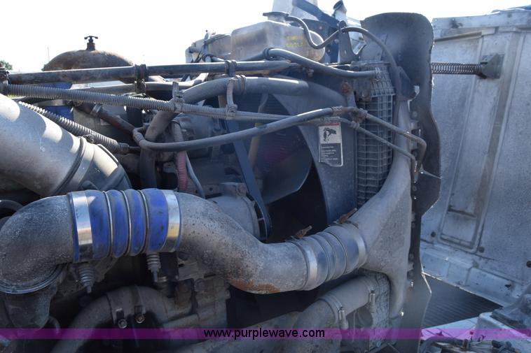 image for item K1189 2002 Freightliner FLD120 semi truck