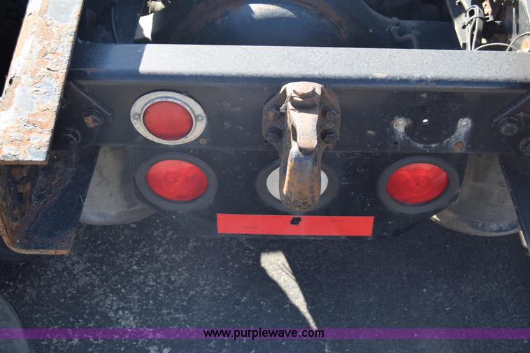 image for item K1189 2002 Freightliner FLD120 semi truck