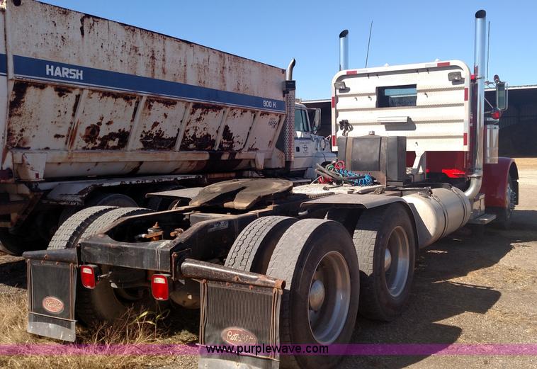 image for item K1235 1996 Peterbilt 379 semi truck