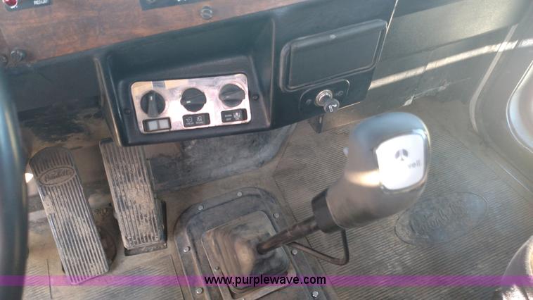 image for item K1235 1996 Peterbilt 379 semi truck