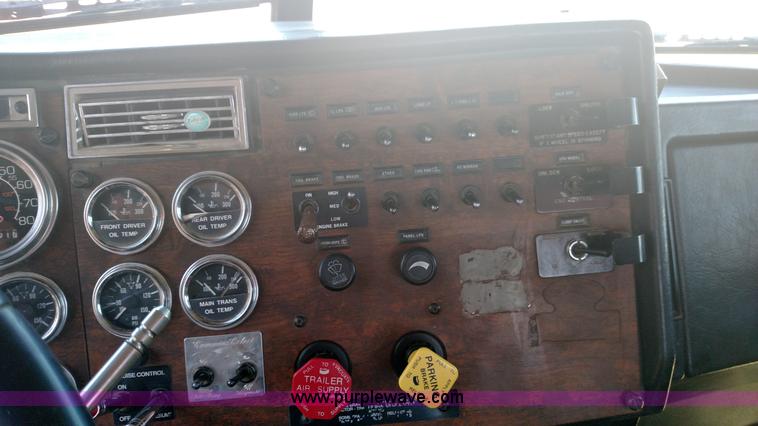 image for item K1235 1996 Peterbilt 379 semi truck