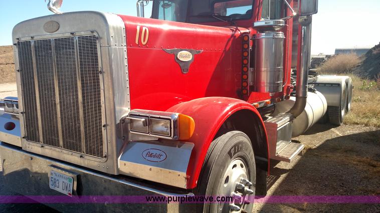 image for item K1235 1996 Peterbilt 379 semi truck