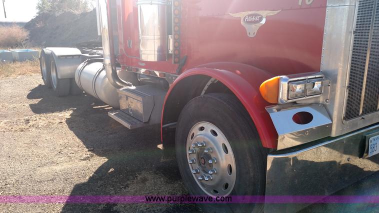 image for item K1235 1996 Peterbilt 379 semi truck