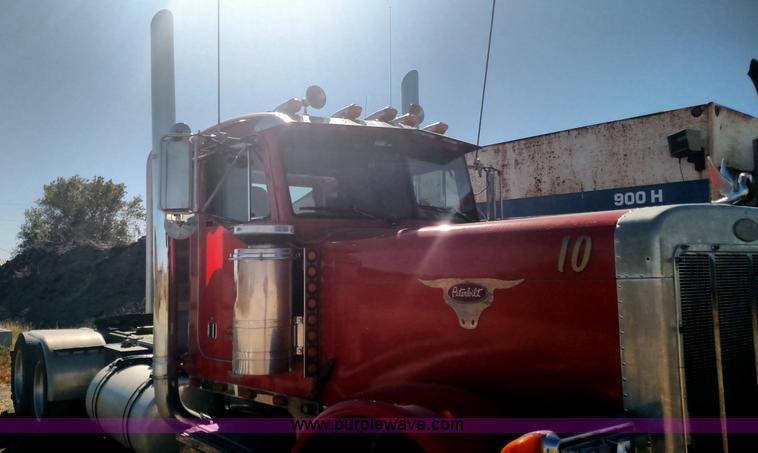 image for item K1235 1996 Peterbilt 379 semi truck