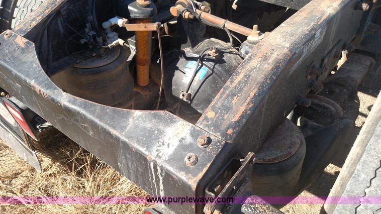 image for item K1235 1996 Peterbilt 379 semi truck