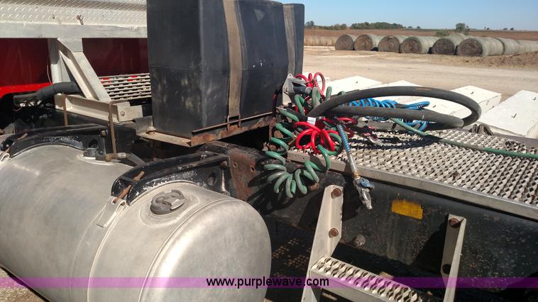 image for item K1235 1996 Peterbilt 379 semi truck