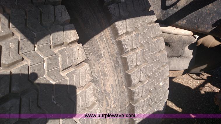 image for item K1235 1996 Peterbilt 379 semi truck