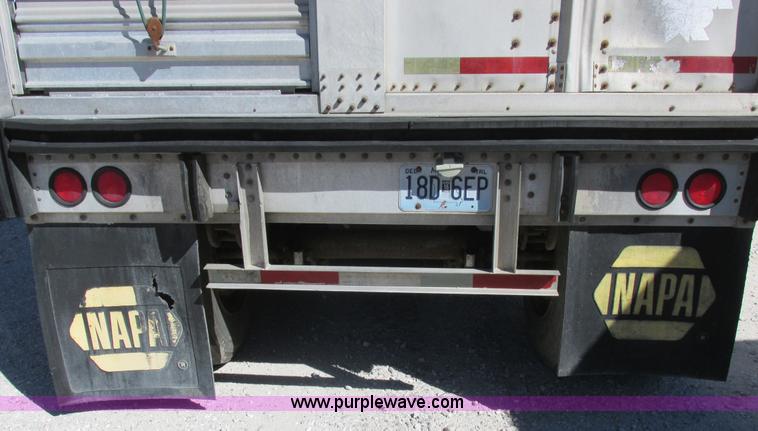 image for item K2195 1993 Wilson PSDCL-302 livestock trailer
