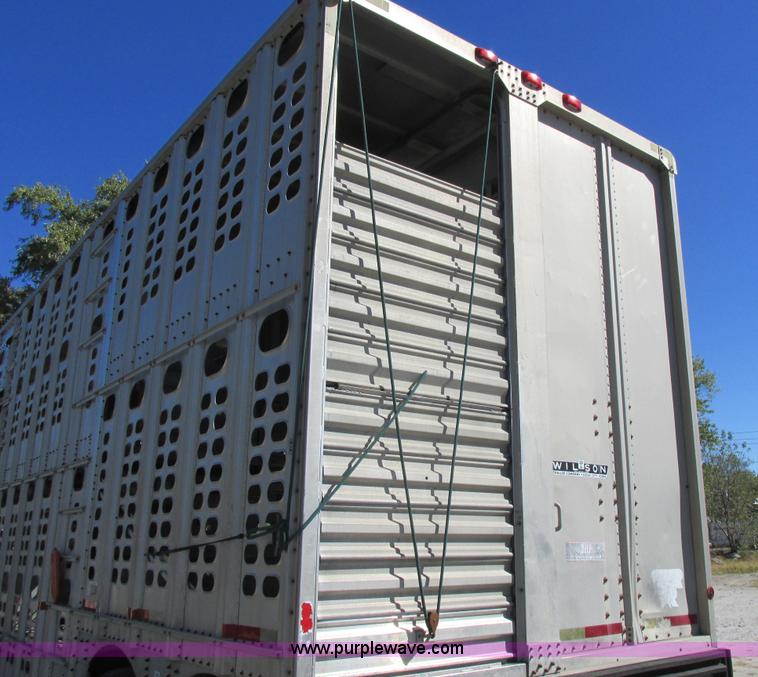 image for item K2195 1993 Wilson PSDCL-302 livestock trailer