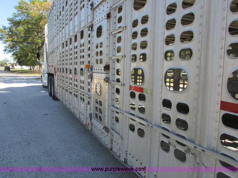 image for item K2195 1993 Wilson PSDCL-302 livestock trailer