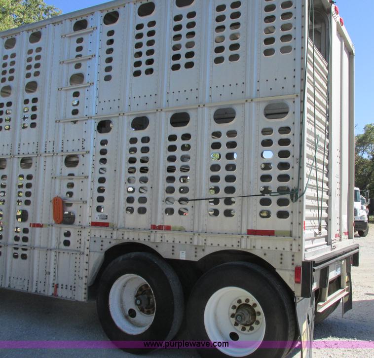 image for item K2195 1993 Wilson PSDCL-302 livestock trailer