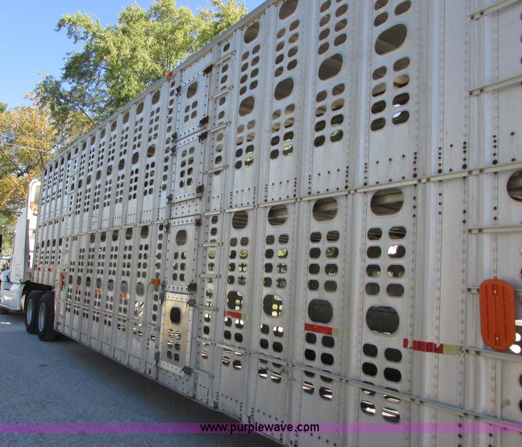 image for item K2195 1993 Wilson PSDCL-302 livestock trailer