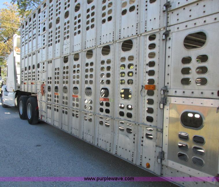 image for item K2195 1993 Wilson PSDCL-302 livestock trailer