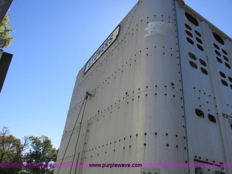 image for item K2195 1993 Wilson PSDCL-302 livestock trailer