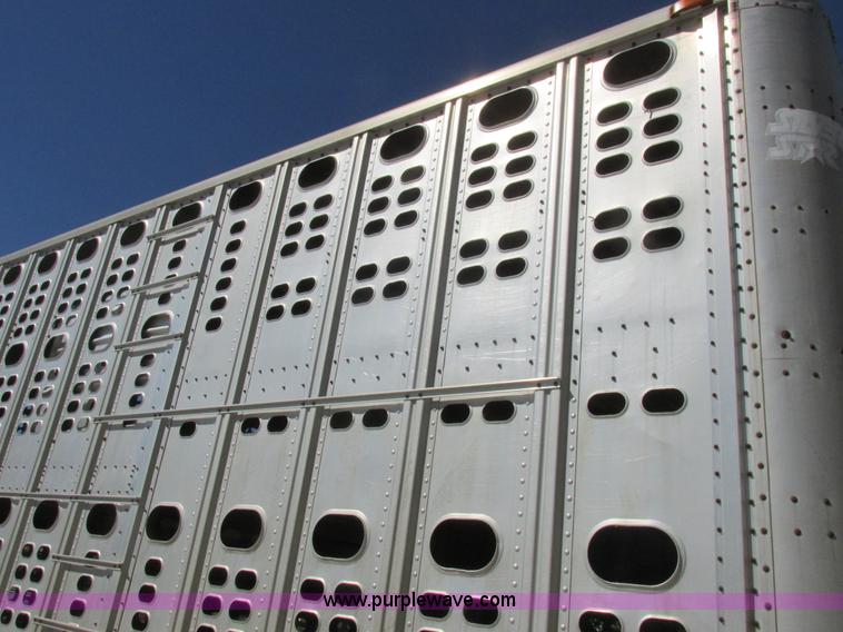 image for item K2195 1993 Wilson PSDCL-302 livestock trailer