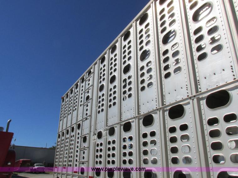 image for item K2195 1993 Wilson PSDCL-302 livestock trailer